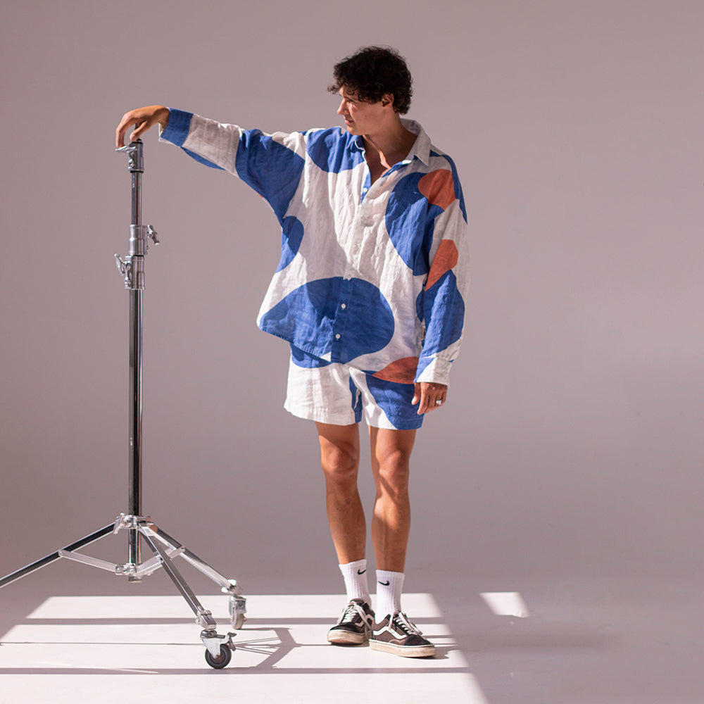 Colorful linen shirt and shorts - ocean