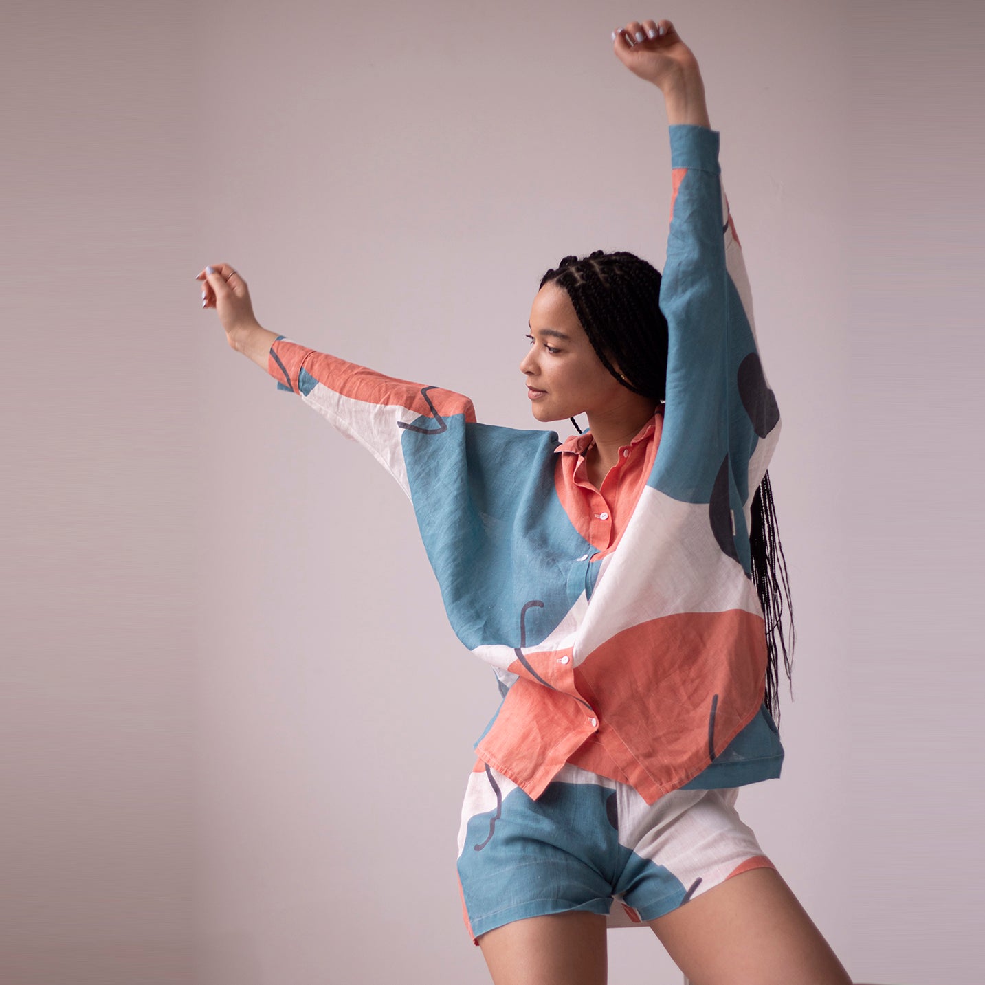 'Earth sleep' linen shorts